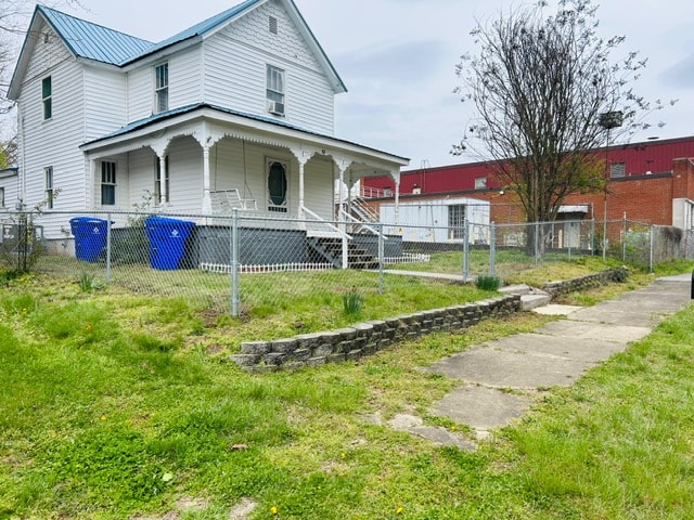 Chain link fence side yard view at residential property — East Tennessee fence contractor