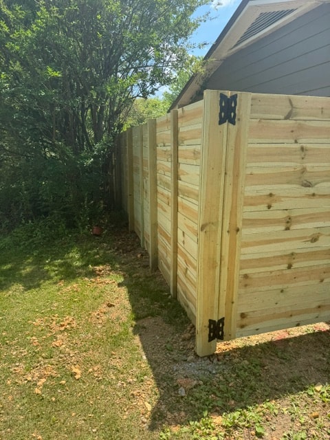 6 foot horizontal wood privacy fence full run — East Tennessee residential