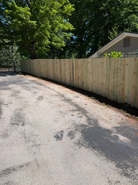 6 foot wood privacy fence side yard — East Tennessee